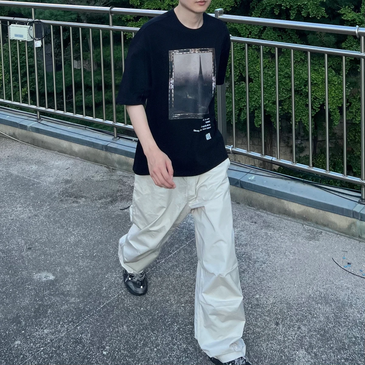 생성 AI와 증강현실을 적용한 명화 프린팅 티셔츠 스크린샷 4
